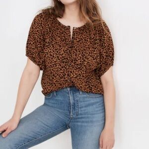 Madewell balloon sleve button up top Printed leopard Size Medium